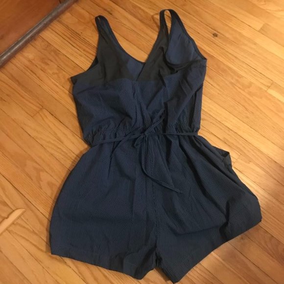 Mountain Hardwear romper - size L - Picture 4 of 9
